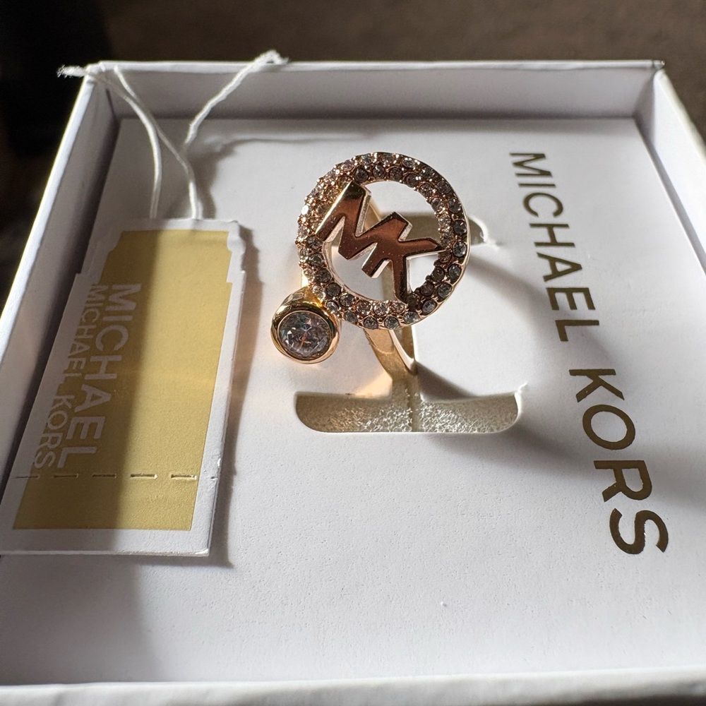 NWT! Michael Kors Ring size 5 - Picture 3 of 12